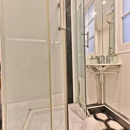 Appartement Agreable Proche Galerie Lafayette - Ii Parijs